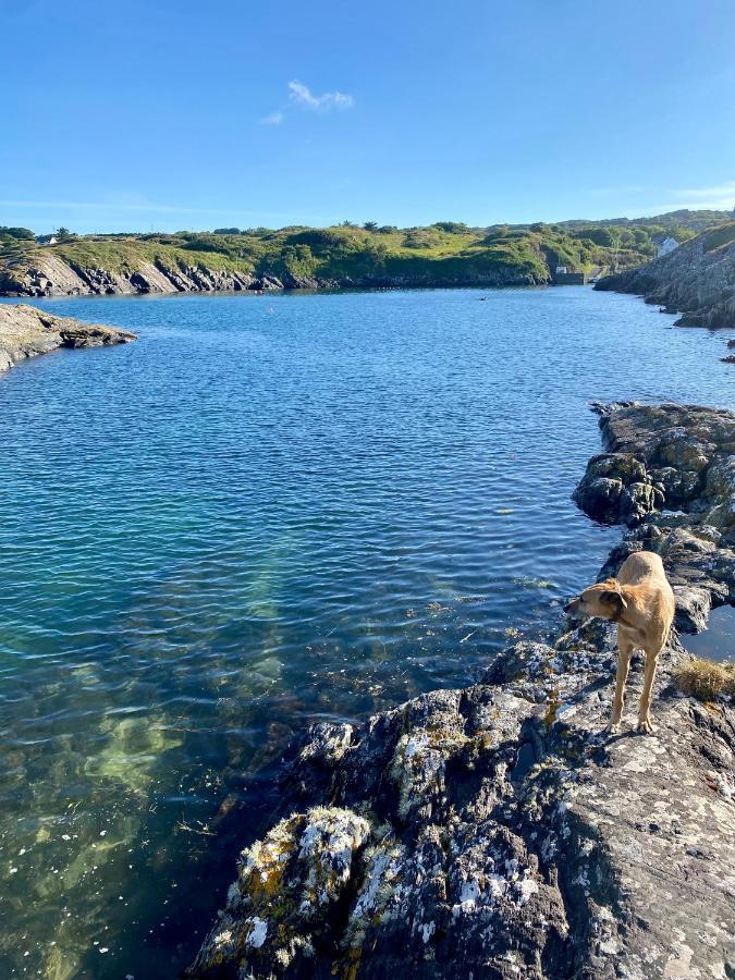 Goleen Harbour Bagian luar foto