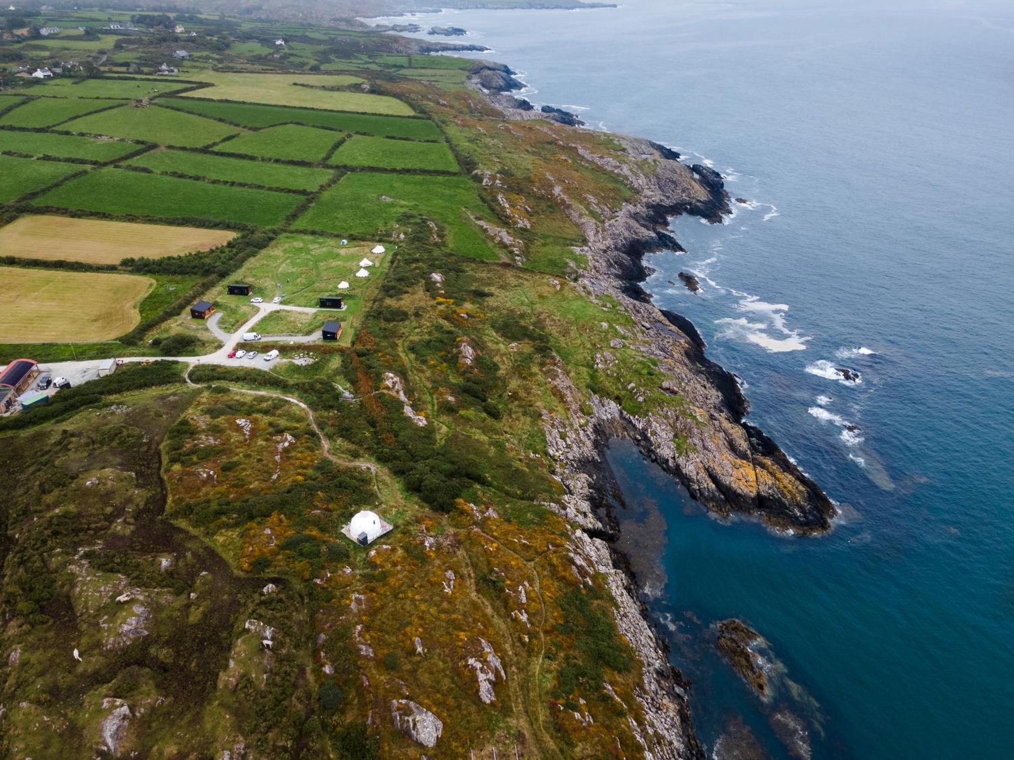 Goleen Harbour Bagian luar foto