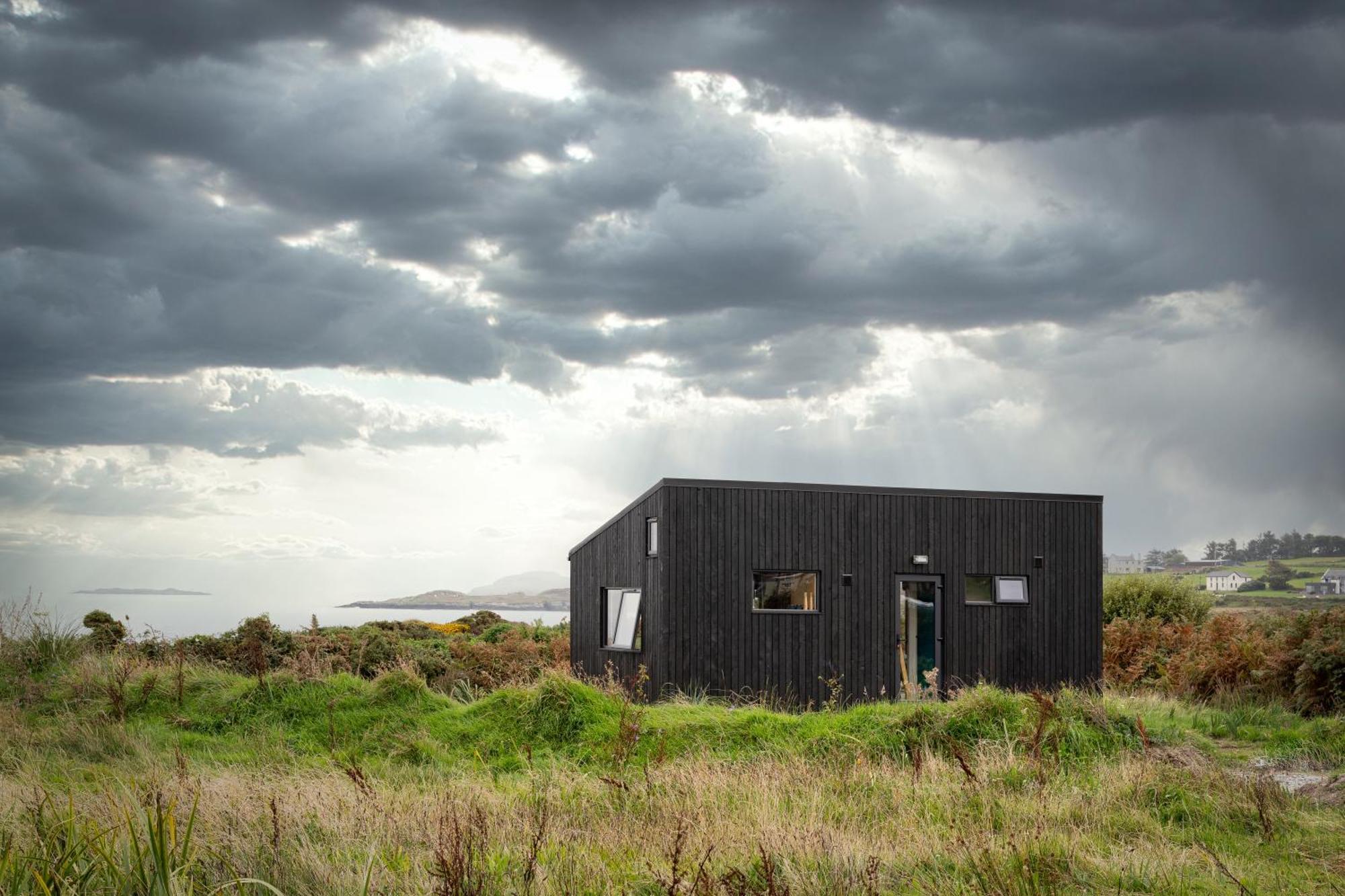 Goleen Harbour Bagian luar foto