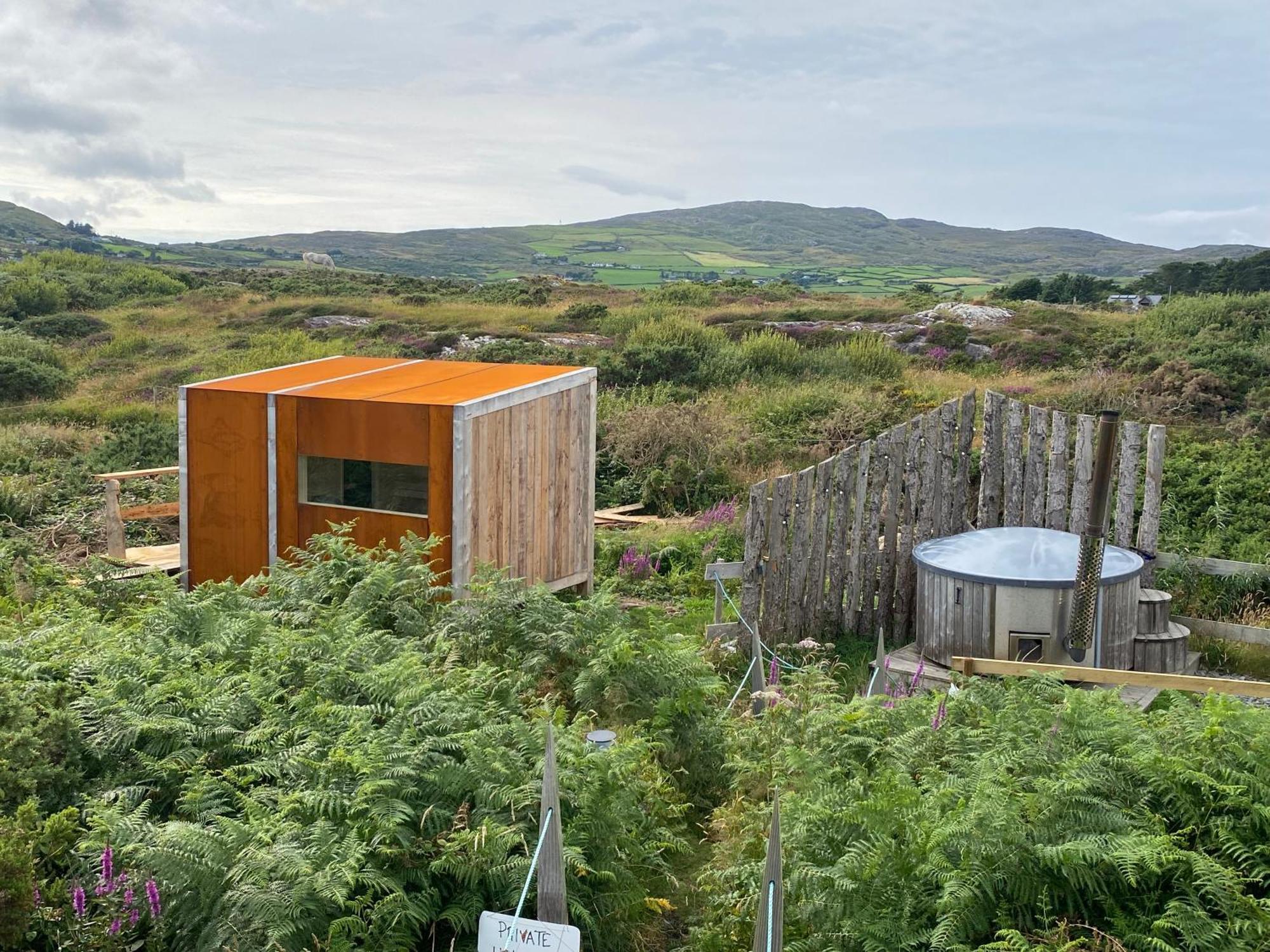 Goleen Harbour Bagian luar foto